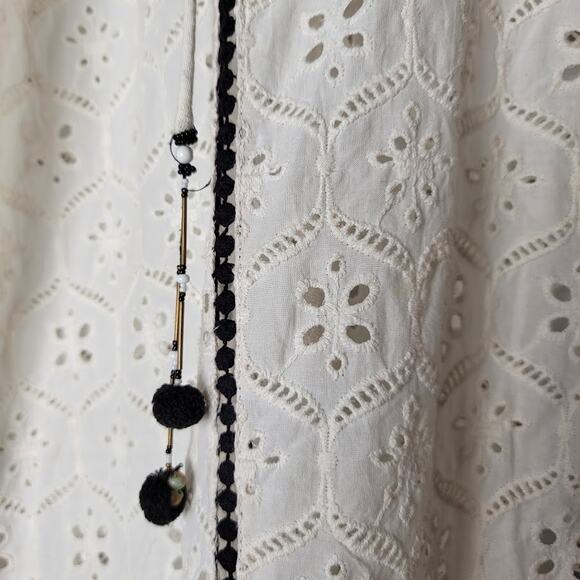Hemant & Nandita White Eyelet Embroidered Dress M Tassel Hem Boho Indian Made - Picture 2 of 12
